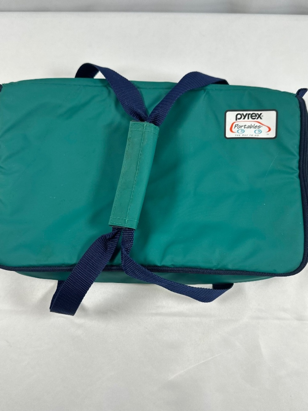 Pyrex Portables Green With Blue Trim, 14x8x3 inches, Zipper Closure and Handle.